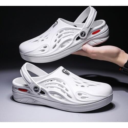 Hot Saling Classic White Summer Sandals Men Clogs Unisex Hollow Beach Mens Sandals Lightweight Graden Clogs Man zuecos hombre