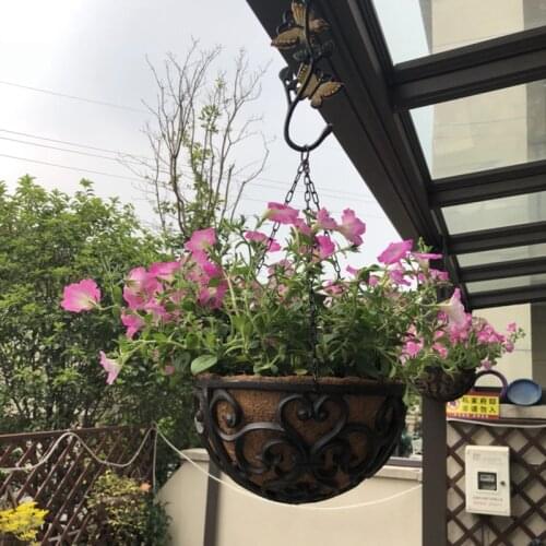 Vintage Round Hollow Cast Iron Hanging Flower Basket With Chain European Home Garden Decor Hang Rustic Iron Plant Pot Coir Mat