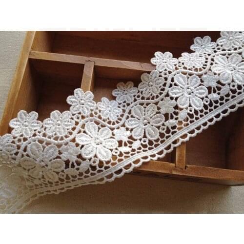 5 Yards Ivory Venise Lace Trim with Flowers design For Appliques, Veils, Sashes, Headbands, Altered Couture