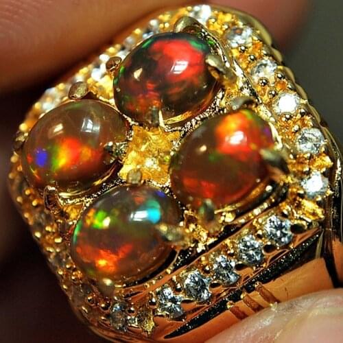 2019 New Arrival Creative Square Gold Ring Inlaid 4 Opals Rings For Women Luxury Wedding Engagement Party Jewelry Accessories