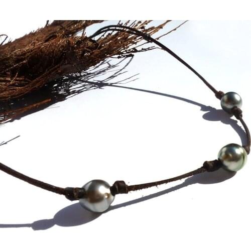 Tahitian pearls on leather necklace Tahitian pearls on leather long womens necklace pearls and leather knotted necklace