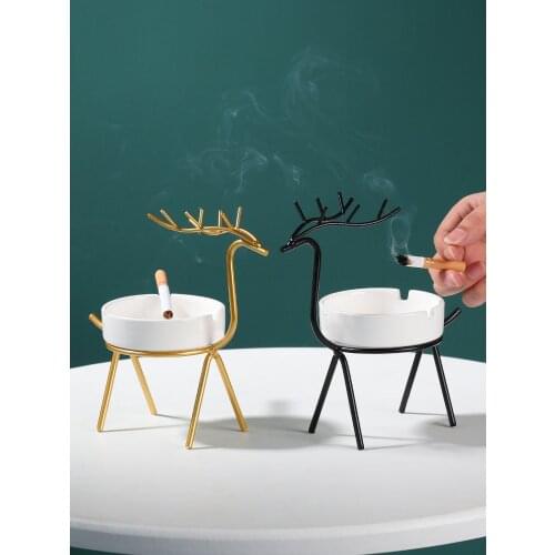 Nordic Cute Pink Ashtray with Lid Resin cigar Ash Tray Home Crafts Trays Decorative Portable Ashtray for Car Office Lover Gift