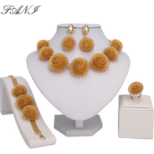 2021 Fashion Dubai Gold Bridal Jewelry Sets Nigerian wedding accessories jewelry set african Woman Costume jewelry set Wholesale