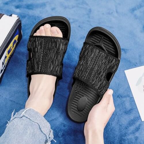 Mens Slippers Summer Mesh Casual Outdoor Sandals Beach Shoes Non-slip Indoor Slippers Black Blue Red Soft Sole Flip Flops Men