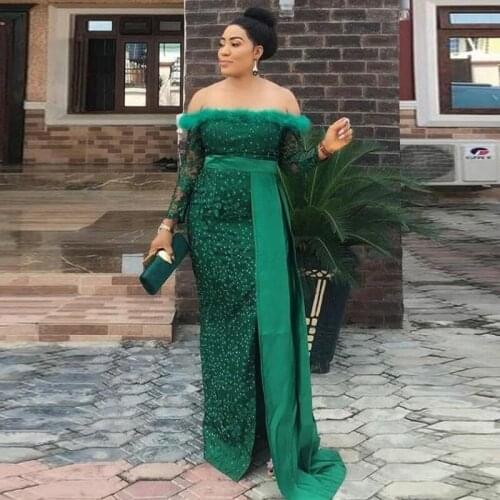 Plus Size Dark Green Mermaid Evening Dresses Off the Shoulder Long Sleeve Feather Formal Dress Side Split Beaded Prom Gowns