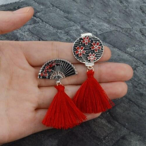 Retro Japanese Izakaya Ninja Lantern Fan Tassels Brooch Sakura Lantern Plum Flower Hand Fan Fringe Metal Enamel Pin Accessories