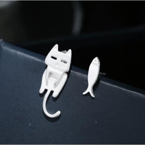 Cute Silver Color Asymmetry Cat Fish Stud Earrings for Women Girls Fashion Simple Daily Earrings Fine Ear Jewelry