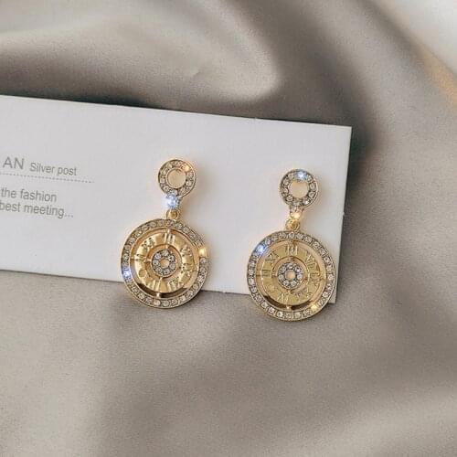 Light luxury high-quality water crystal disc earrings classic Roman numerals atmospheric charming earrings