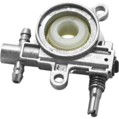 2500/3800 Chainsaw Spare Parts Chainsaw Oil Pump With Worm Drive Gear Fits 25CC 4XFD