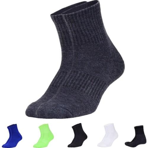 New Men Sports Socks Solid Color Riding Cycling Running Basketball Socks Hiking Tennis Mens Women Bike Bicycle Non-Slip Sock