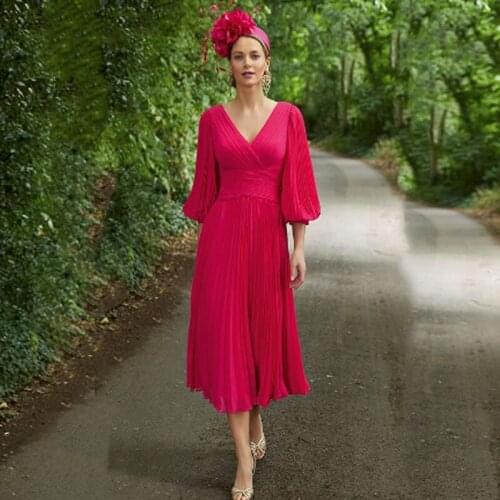 Simple Fuchsia Tea Length Mother of the Bride Dresses with 3/4 Sleeves V Neckline Charming Pleat Chiffon Wedding Guest Gowns