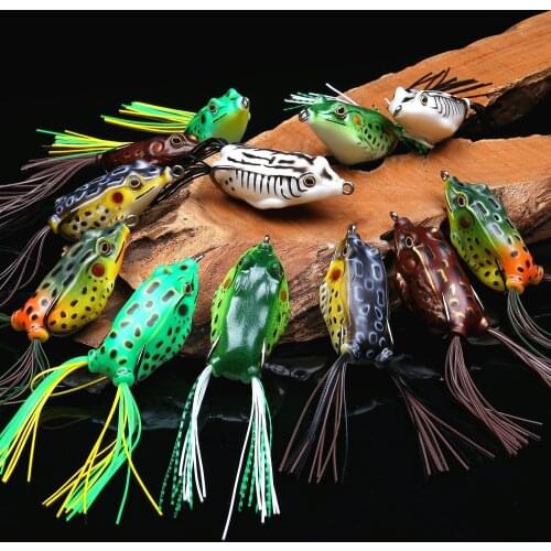 Sougayilang 2Pcs Frog Fishing Lure Crankbait Topwater Fishing Bait Sharp Hooks Simulation for Bass Saltwater Freshwater Fishing