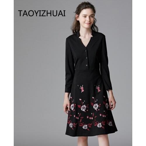 Taoyizhuai black embroidery broad lady French minority dress womens thickened medium length spring and autumn wear brand new st