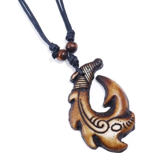 Retro Exaggerated Fishbone Pendant Necklace Plastic Resin Pendant Mens and Womens Fashion Ethnic Tribal Jewelry Birthday Gift