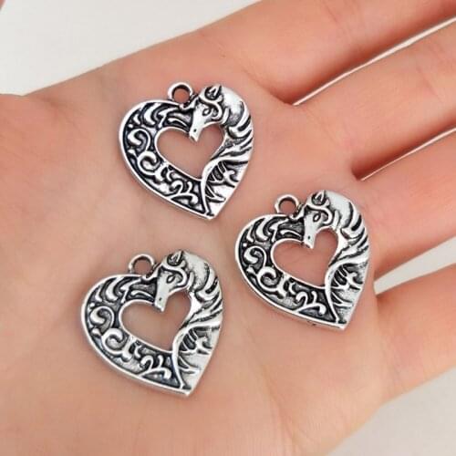Hzew 8 pcs Ancient silver color heart shape horse pendant necklace horse for horse lovers
