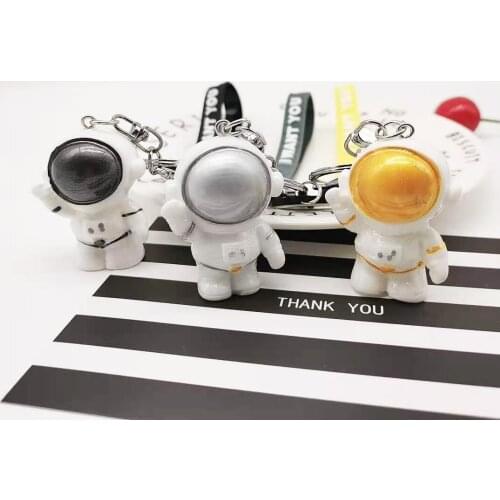 Creative astronaut keychain bag pendant gift wholesale astronaut car keychain robot
