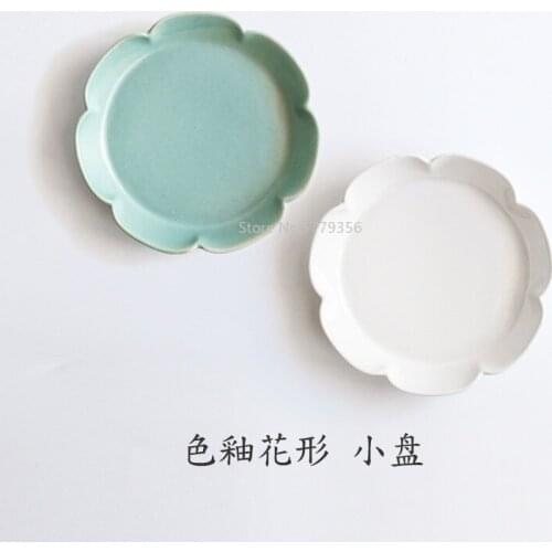 Japanese-style High Temperature Underglaze Ceramic Tableware Colored Glaze Flower-shaped Small Plate Fresh Small Plate