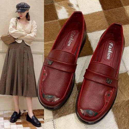 Ladies flat black casual single shoes PU leather breathable moccasin shallow mouth loafers middle-aged comfortable mother shoes