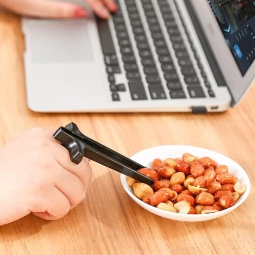 New Snack Chopsticks Play Games Finger Chopsticks Lazy Assistant Clip Snacks Potato Not Dirty Hand Kitchen Tool Chopsticks Set