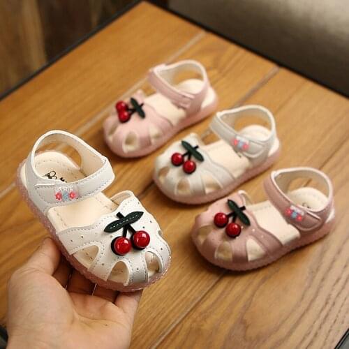 2020 summer cartoon childrens sandals Baotou girls baby cherry sandals soft bottom baby shoes