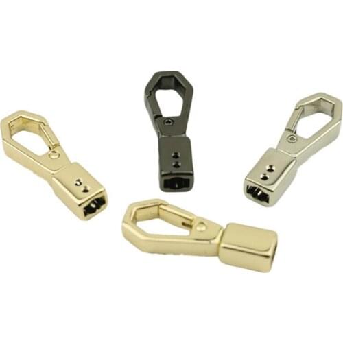 10 Pieces High Quality Metal Clip Buckle Hardware Backpack Chain Accessory Hooks Buckle Double Hole Screw