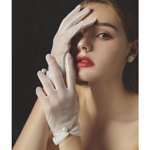 Elegant Bridal Short Wrist Gloves Breathable Tulle Pearls Finger Gloves for Wedding Travel Studio Photo Daily Life WG014