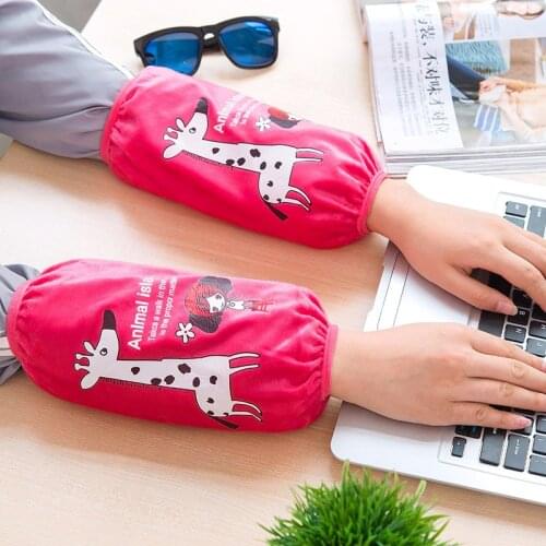 Winter Protective Sleeves Anti-Fouling Cute Giraffe Ladies Sleeves Office Housework Cleaning Hand Sleeves Home Cleaning Supplies
