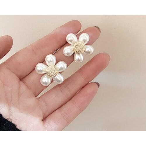 Korea Design Stud Earrings Metal Geometric Irregular Circle Teardrop Simulated Pearl Daisy Earrings For Women Girl Gift