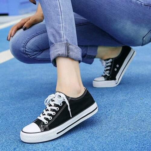 Womens Vulcanize Shoes Classic Canvas Shoes Ladies Casual Low-cut Lace-up Fashion Sneakers Unisex Retro Best Sellers Plus Size