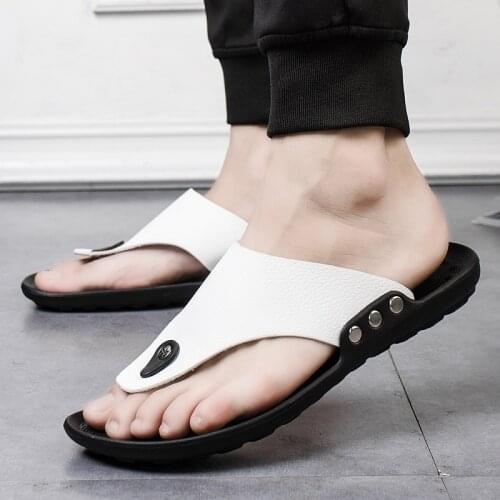 Mens New Summer New Korean Sandals Mens Flip-Flops Beach Shoes Fashion Casual Sandals Indoor and Outdoor Wear Mens Slippers
