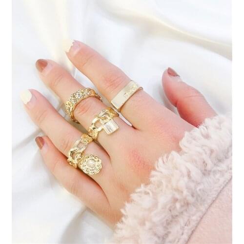 4Pcs/Sets Summer Wedding Rings Set Women Punk Vintage 2021 Circle Love Lock Flower Pendant Fashion Ring Bijoux Jewelry Gift