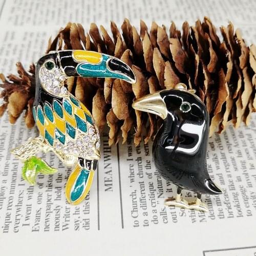 2020 Special Offer Hot Sale Tin Alloy Enamel Pin Broche Complex Antique Drip Oil Toucan Parrot Bird Crow Ladies Collar Brooch
