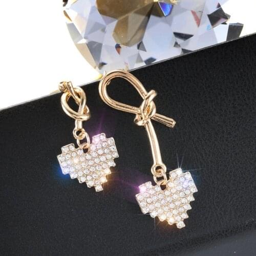 Fashion temperament geometric asymmetric stud earrings sell like hot cakes with earrings love jewelry accessories