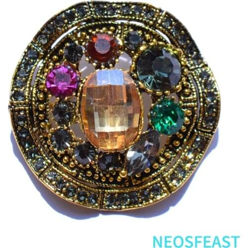 Elegant Floral Crystal Brooches for Women Rhinestone Retro Glass Pin Multi Color Lady Gifts Garments Accessories Classic Jewelry