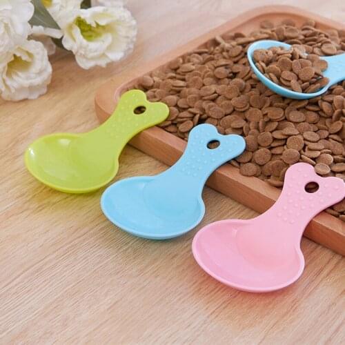 2pcs Pet Feeding Food Water Spoon Puppy Cats Feeding Plastic Candy Color Spade Dishes Shovel Scoop Pet Supplies