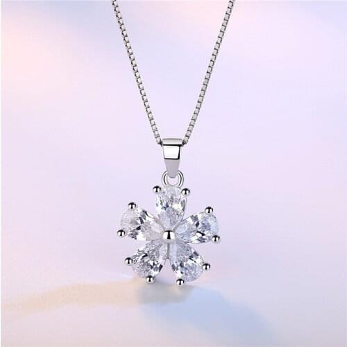 Womens Luxurious Classic AAA Zircon Plum Flowers Pendant Clavicle Chain Necklace Ladies Fashion Jewelry Gifts NL0515