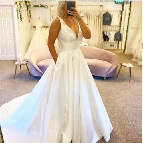 Vintage Soft Satin Simple Wedding Dress Sexy V-Neck Backless With Pocket Sleeveless Custom Made Bridal Gowns Gorgeous White