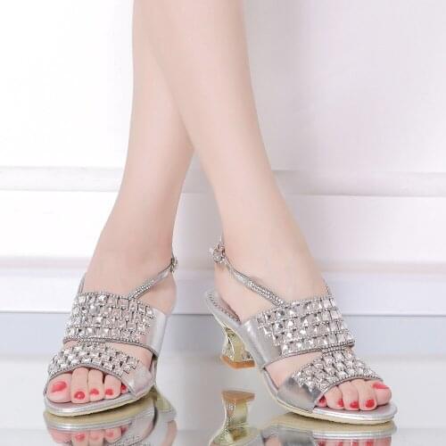 Foreign trade brand super hot style in Europe and the big diamond fine with high heels joker sexy female sandals