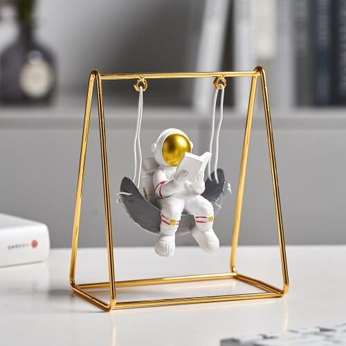 Nordic Home Decoration Accessories Figurines for Interior Christmas Decorations Living Room Decoration Astronauts Souvenirs