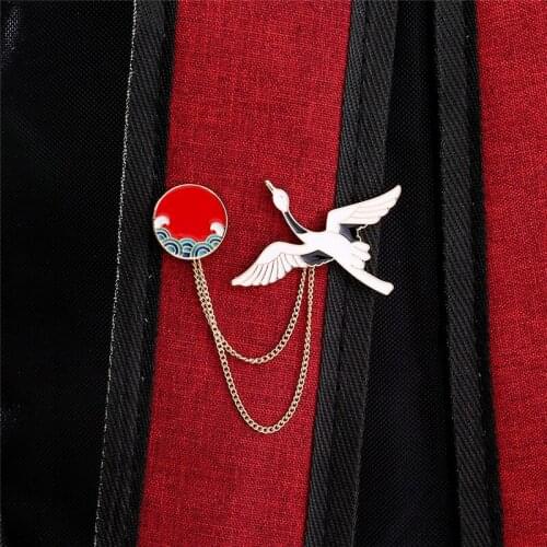 Classic National Wind Crane Brooch Lady Jewelry Accessories Alloy Chain Boutonniere for Girls Women Vintage Fashion Party