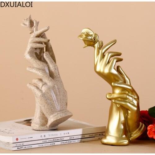 Nordic style hand in hand rose wedding gift modern minimalist creative home decoration living room wine cabinet Ornaments