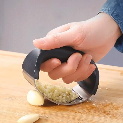 1 Pc Stainless Steel Garlic Press Kitchen Tool Multi-function Grinding Slicer Ginger Cooking Tool Stainless Steel Durable