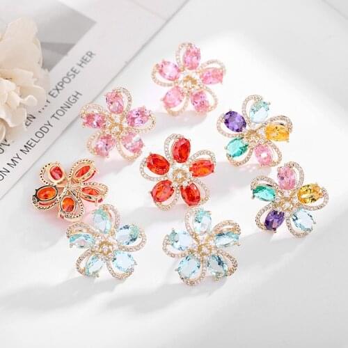 Summer New Trend Flower Earrings for Girls Shining Crystal Sweet Statement Stud Earring Designer Fashion Wedding Earings Jewelry