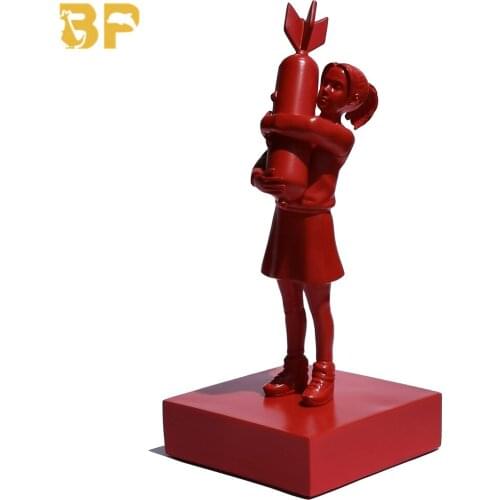 Modern Art Luxurious Red Bomb Hugger Banksy Bomb Girl Street Art Resin Statue Creative Home Best Present