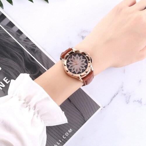 Ladies Watch New Casual Fashion Flower Rhinestone Dial Quartz Watch Leather Wristwatch Simple Designer Women Clock Orologio Saat