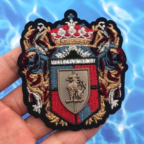 Toothbrush Embroidered Metal crown Lion Embroidery Small Cute Simple small badge Iron on Pants clothes