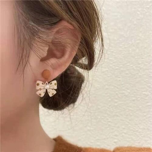 Retro Autumn And Winter New Bow Earrings Fashion Niche Design Earrings Female Geometric Pendant Earrings Trend