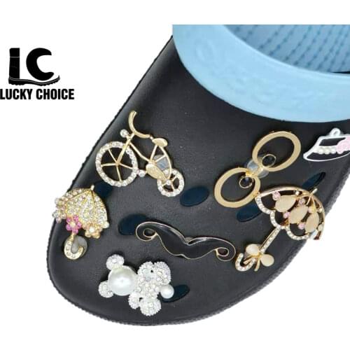 1 Pcs Cute for Croc Shoes Charms Designer Bling Rhinestone Girl Love Gift Clog Shoes Charm Decorations Strawberry Accessories
