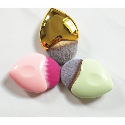 New style pink heart nylon hair foundation brush gold handle BB makeup tools with plastic cover for cosmetic