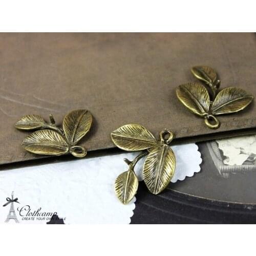 30pcs 23x23mm Antiqued Tibetan Silver Plated Vintage Alloy Leaf Jewelry Charms Pendants drop diy Findings